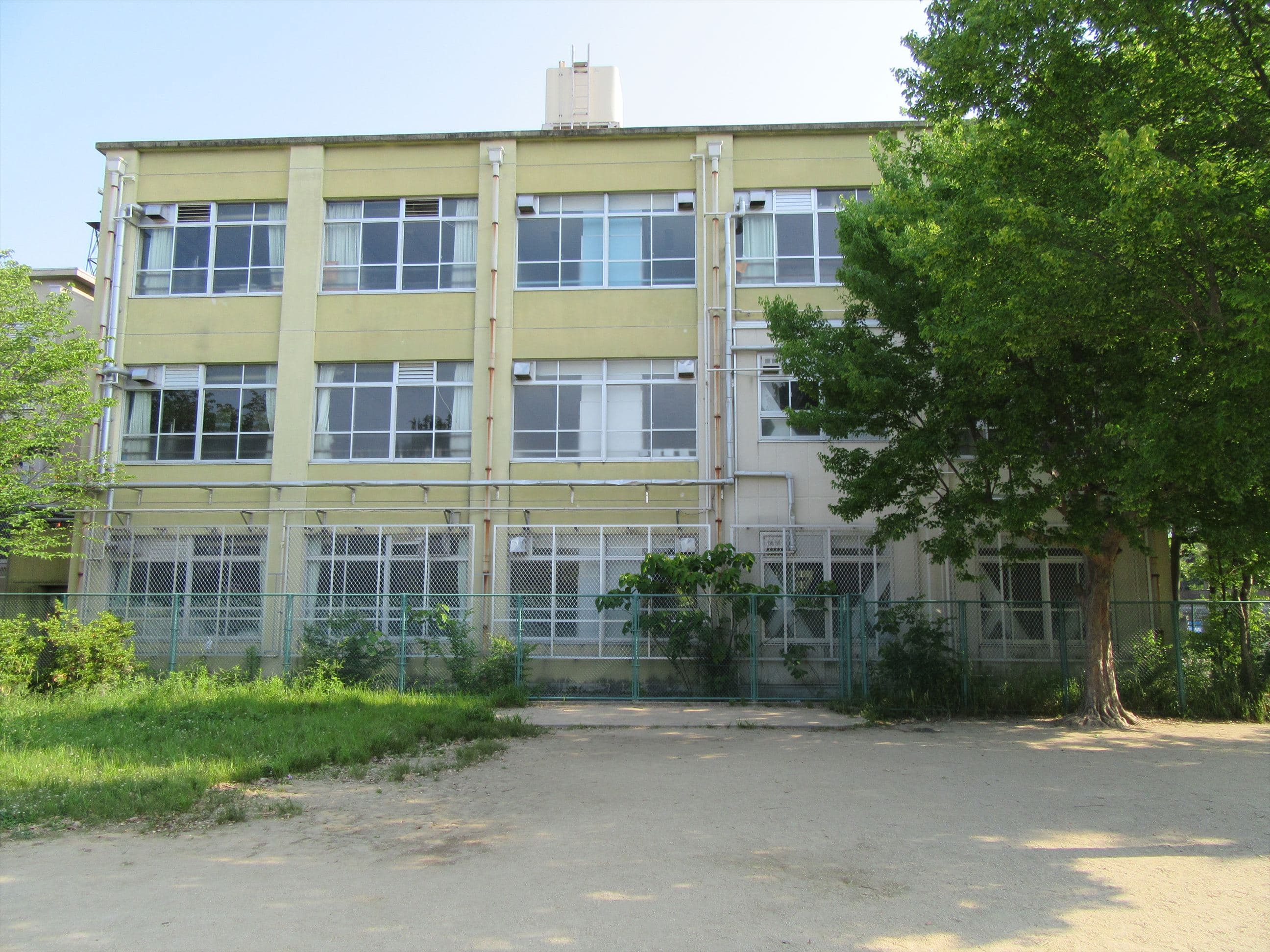京都市立北白川小学校の校舎