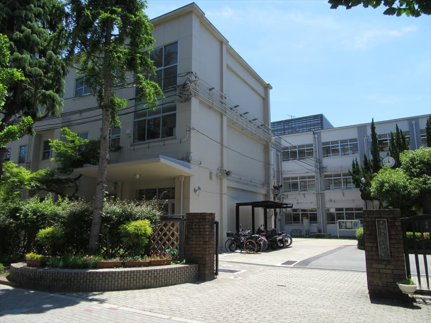 京都市立岡崎中学校（京都市左京区）