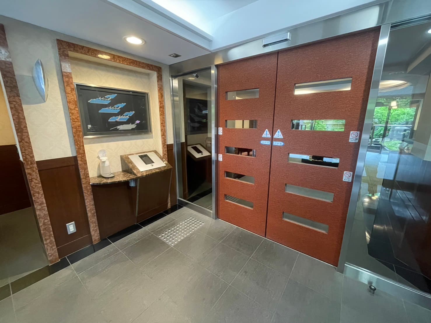 ファミールグラン岡崎東山荘｜蹴上駅徒歩5分、歴史ある岡崎の街並みに溶け込む落ち着いた外観