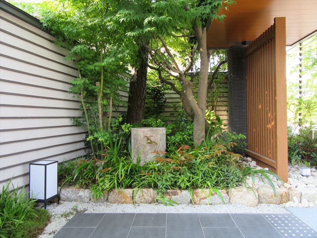 グランドメゾン京都岡崎 外観｜和風モダンなタイル貼りで落ち着いた佇まい