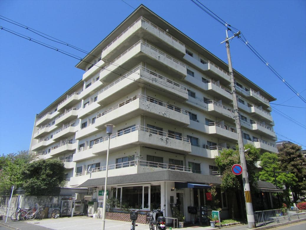 京都グランドハイツの外観
