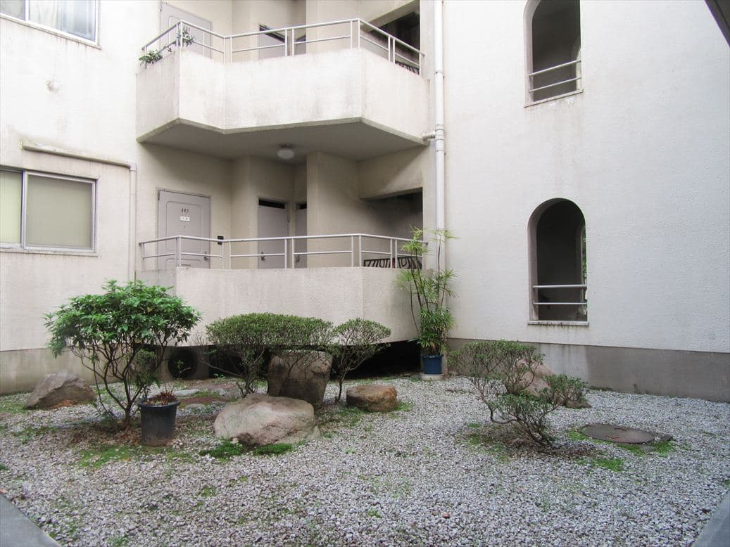 京都グランドハイツの外観