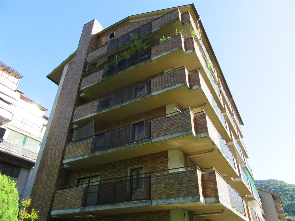 八瀬鱒乃坊アーバンコンフォートの外観