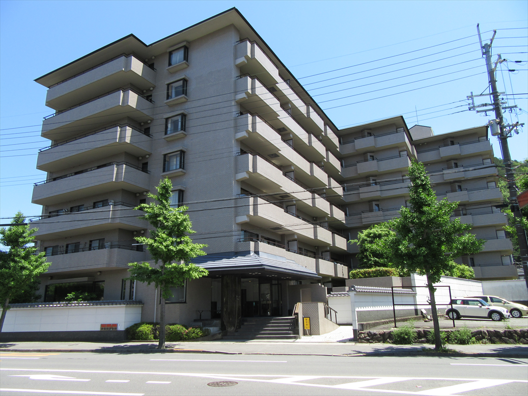 パークハイム宝ヶ池銀杏館