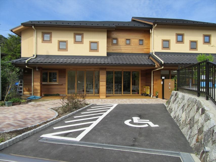 市原野保育園の外観