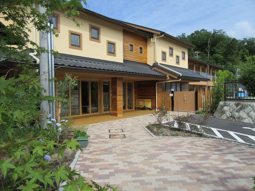 市原野保育園の外観