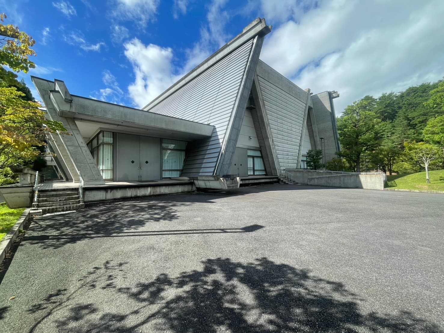 京都大学国際交流会館修学院本館の外観