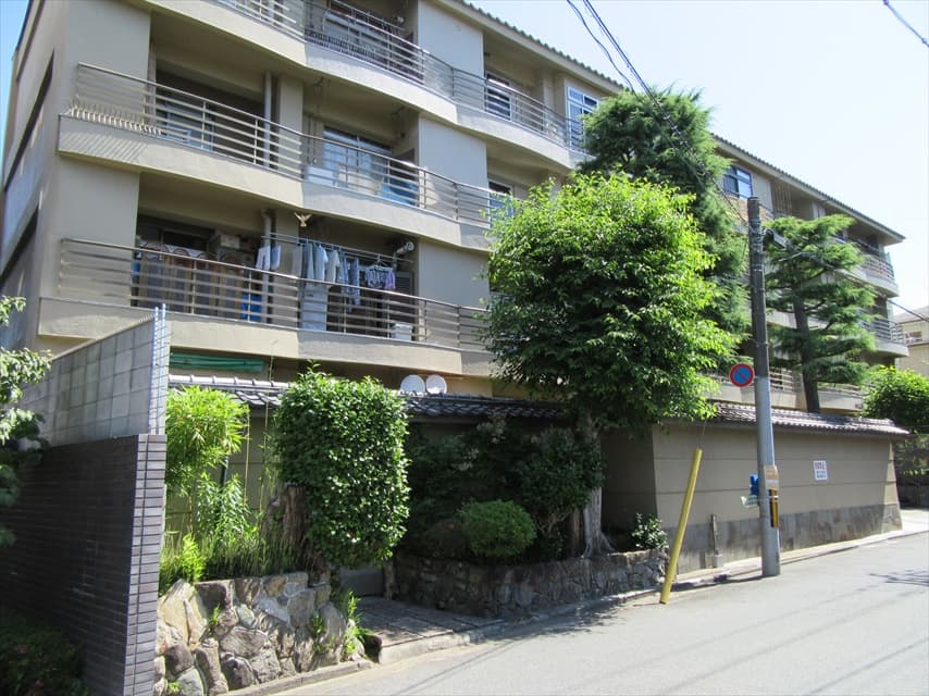 ヴィラ岡崎の外観