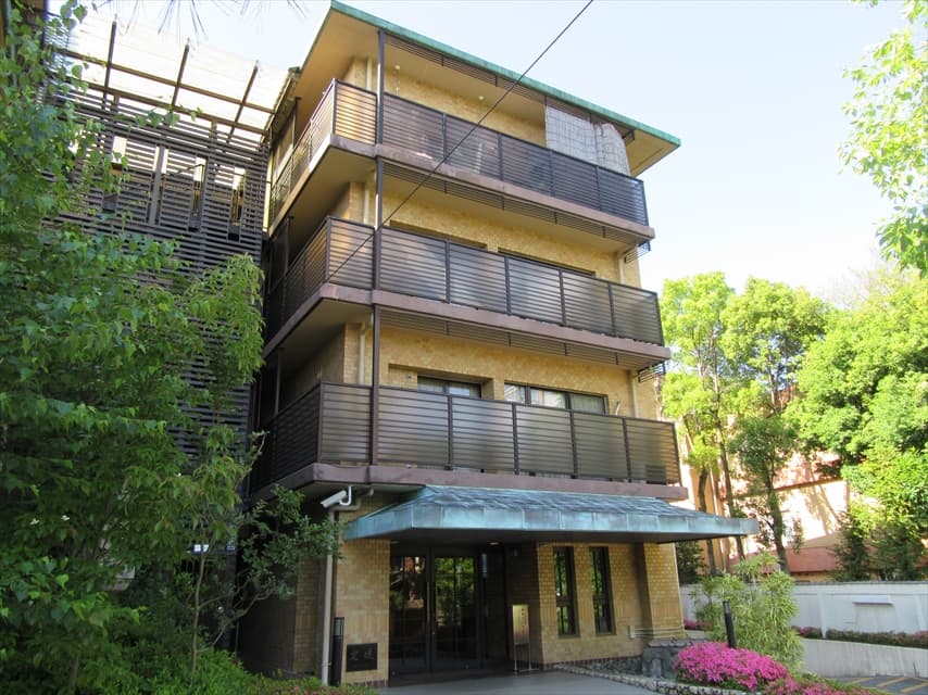 パレロワイヤル岡崎の外観