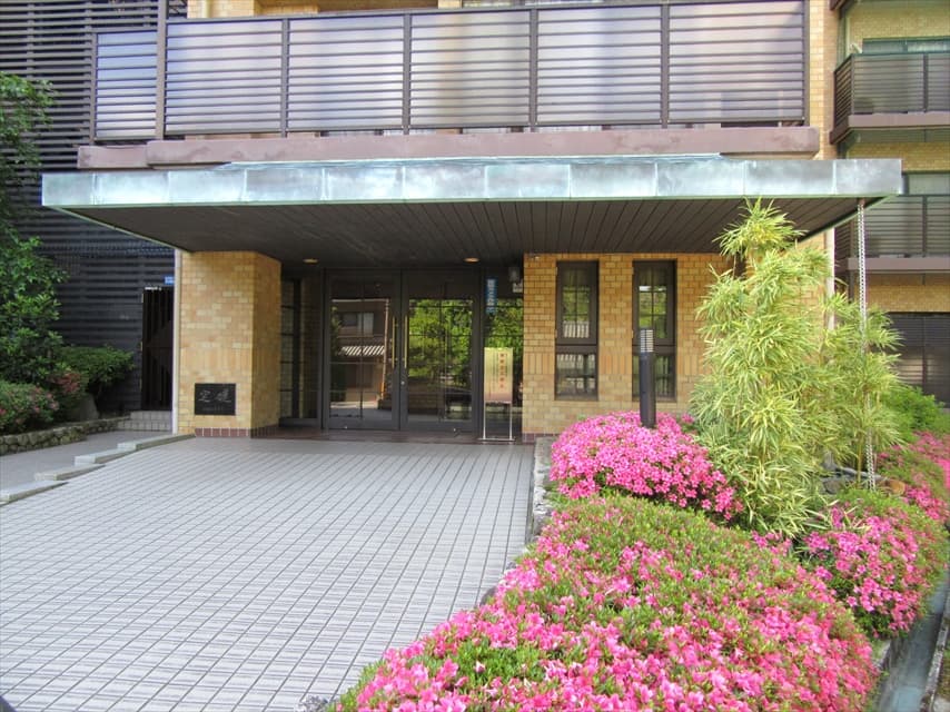 パレロワイヤル岡崎の外観