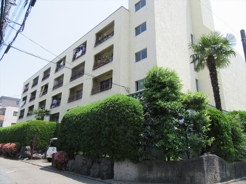 コープ鴨川B棟の外観