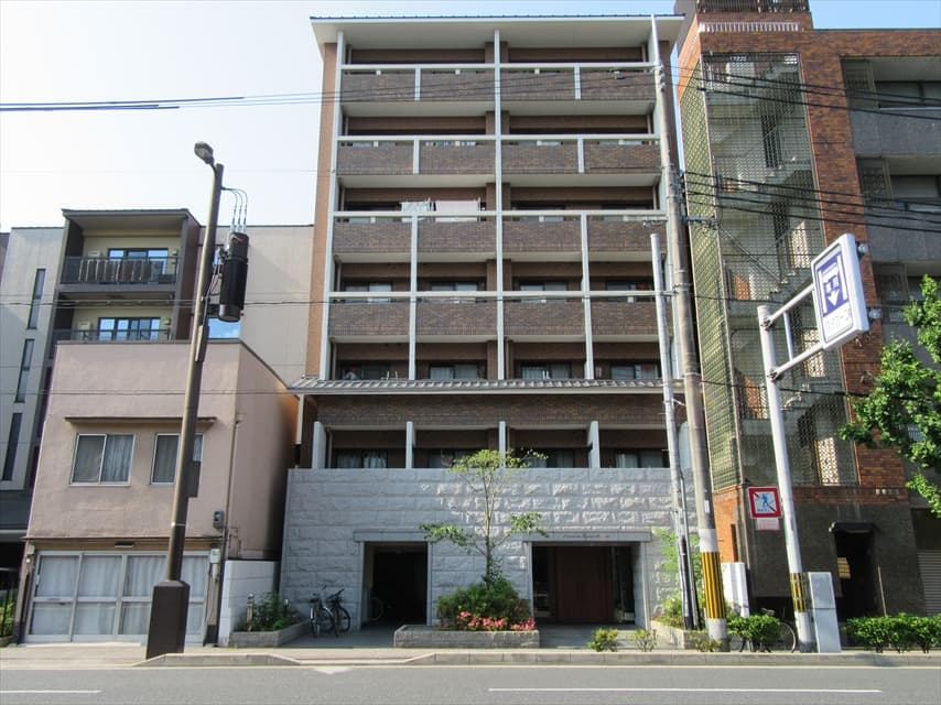 プレサンス京大南の外観