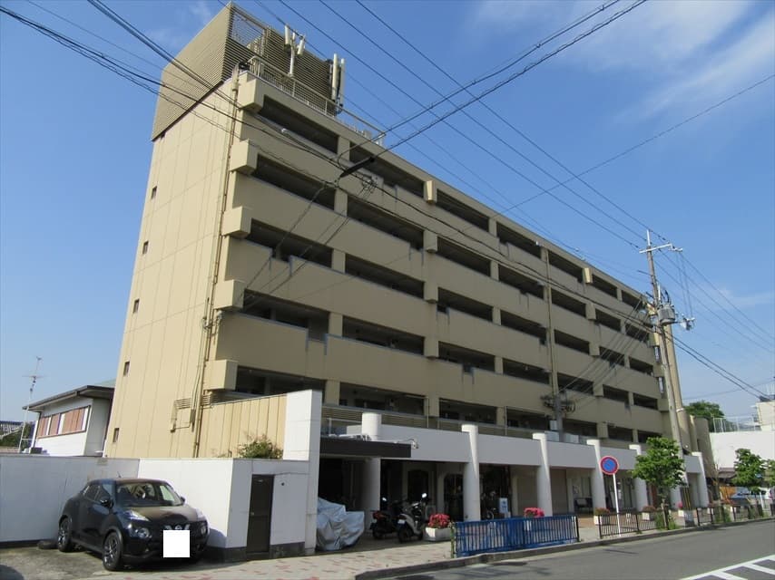 インペリアル岡崎の外観