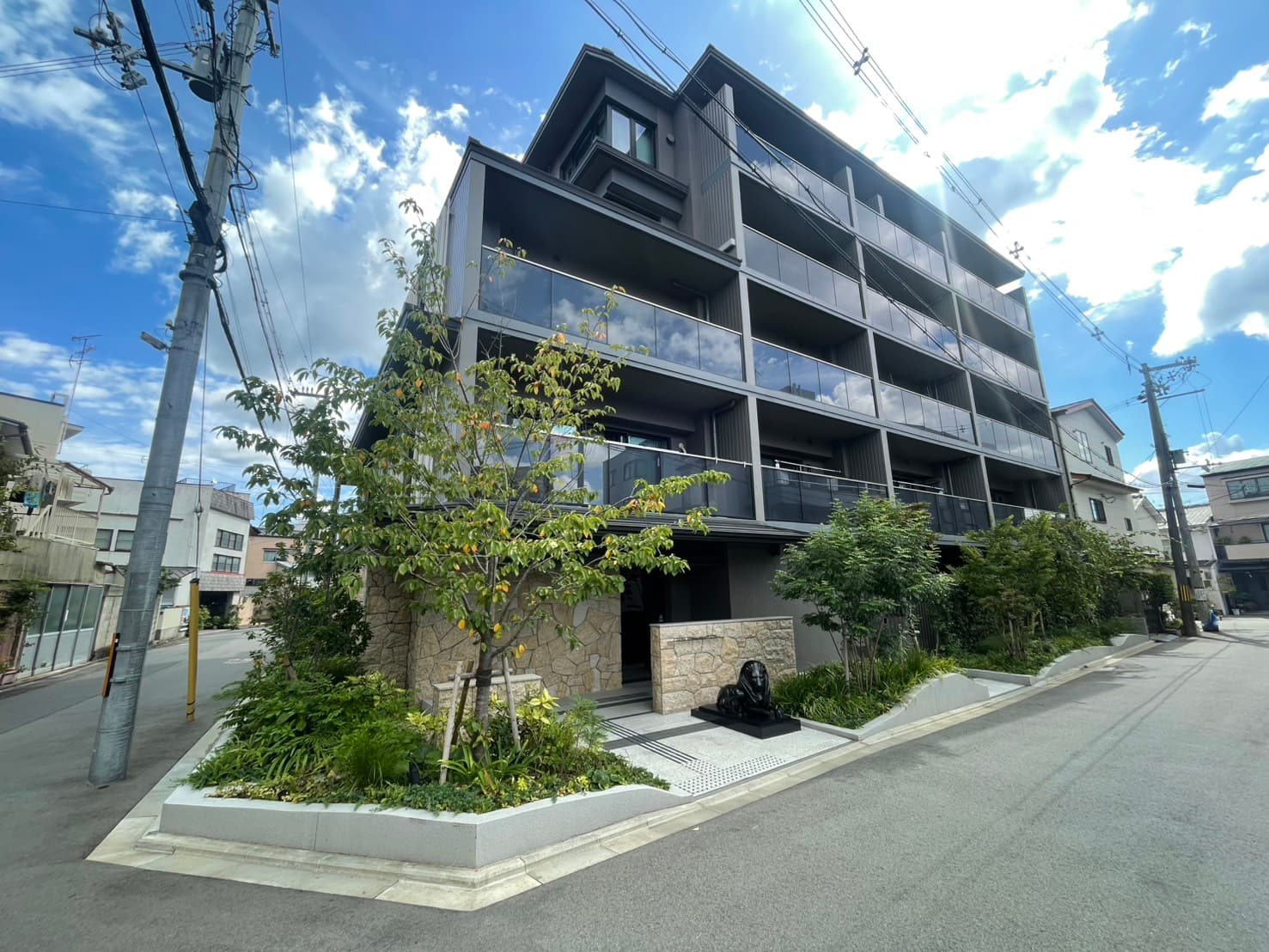 ライオンズ鴨川東の外観