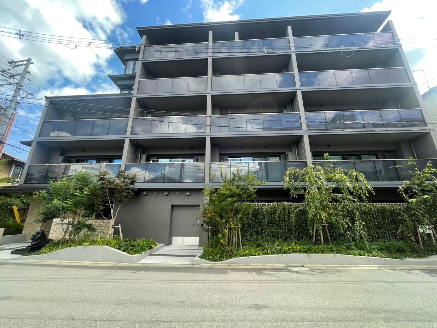 ライオンズ鴨川東の外観