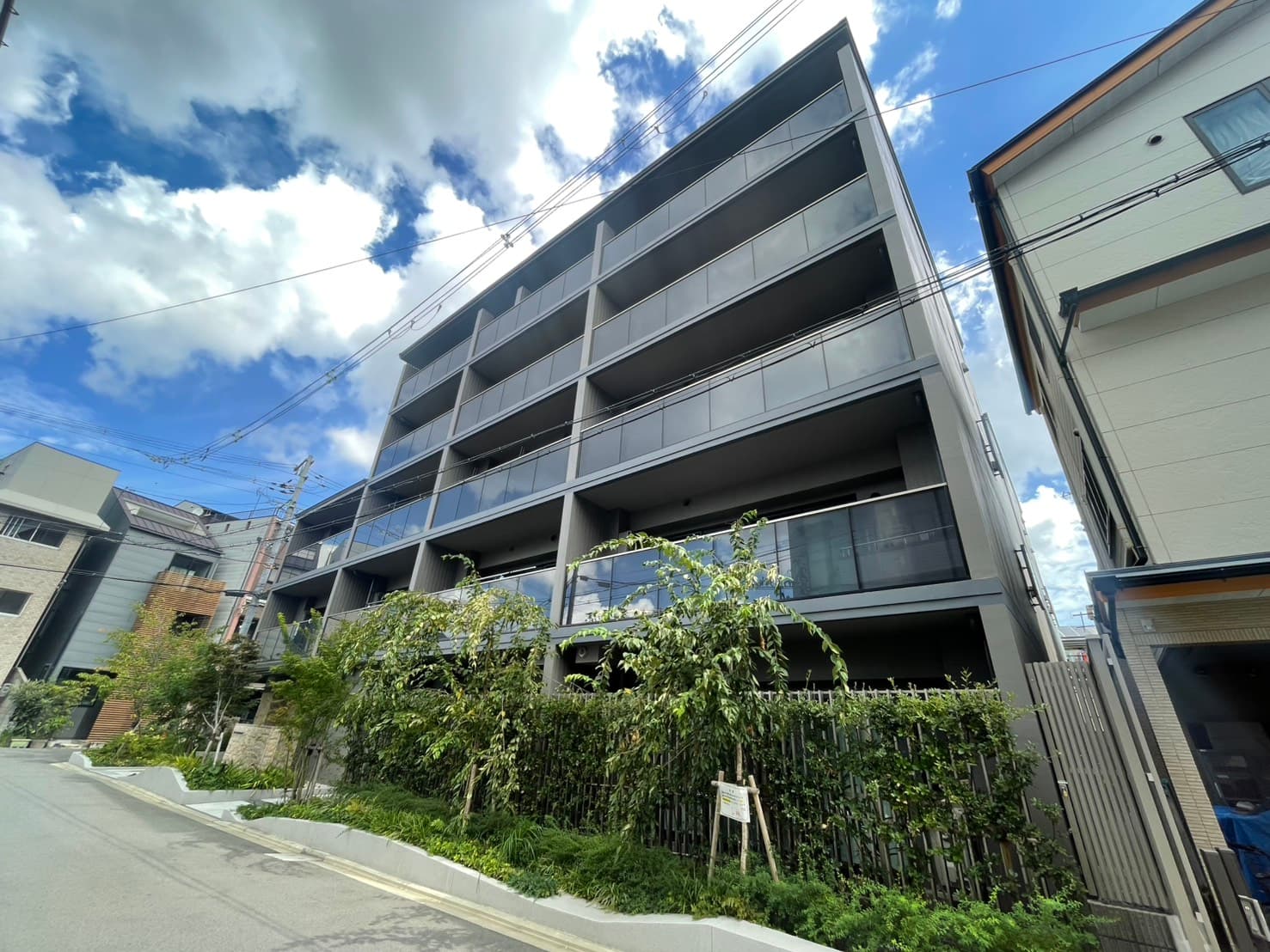 ライオンズ鴨川東の外観