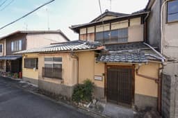 【中古戸建て｜左京区下鴨蓼倉町】下鴨神社ゆかりの地で趣を継ぐ。陽当たり良好な南庭と広々縁側のあるの画像