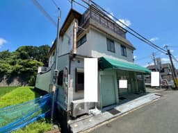 【中古戸建て|左京区岩倉忠在地町】陽当り良好な南側通路|二世帯や店舗付き住宅にも最適な充実設備の一戸建ての画像