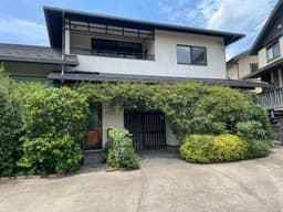 【左京区岩倉南木野町|中古戸建】比叡山を望む借景×自慢のガーデンテラス、業務用キッチン完備の画像