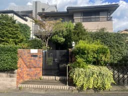 【左京区北白川小倉町|中古一戸建て】軽量鉄骨造・前道6mのゆとり!買い物に便利な立地条件、北白川の快適ライフの画像